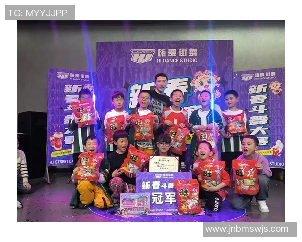 武汉街舞队在全国街舞大赛中的拼搏历程与荣耀时刻回顾 武汉街舞队在全国街舞大赛中的拼搏历程与荣耀时刻回顾