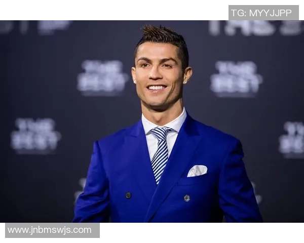 学生与足球明星C罗的梦想之路如何激励年轻一代追逐足球梦想